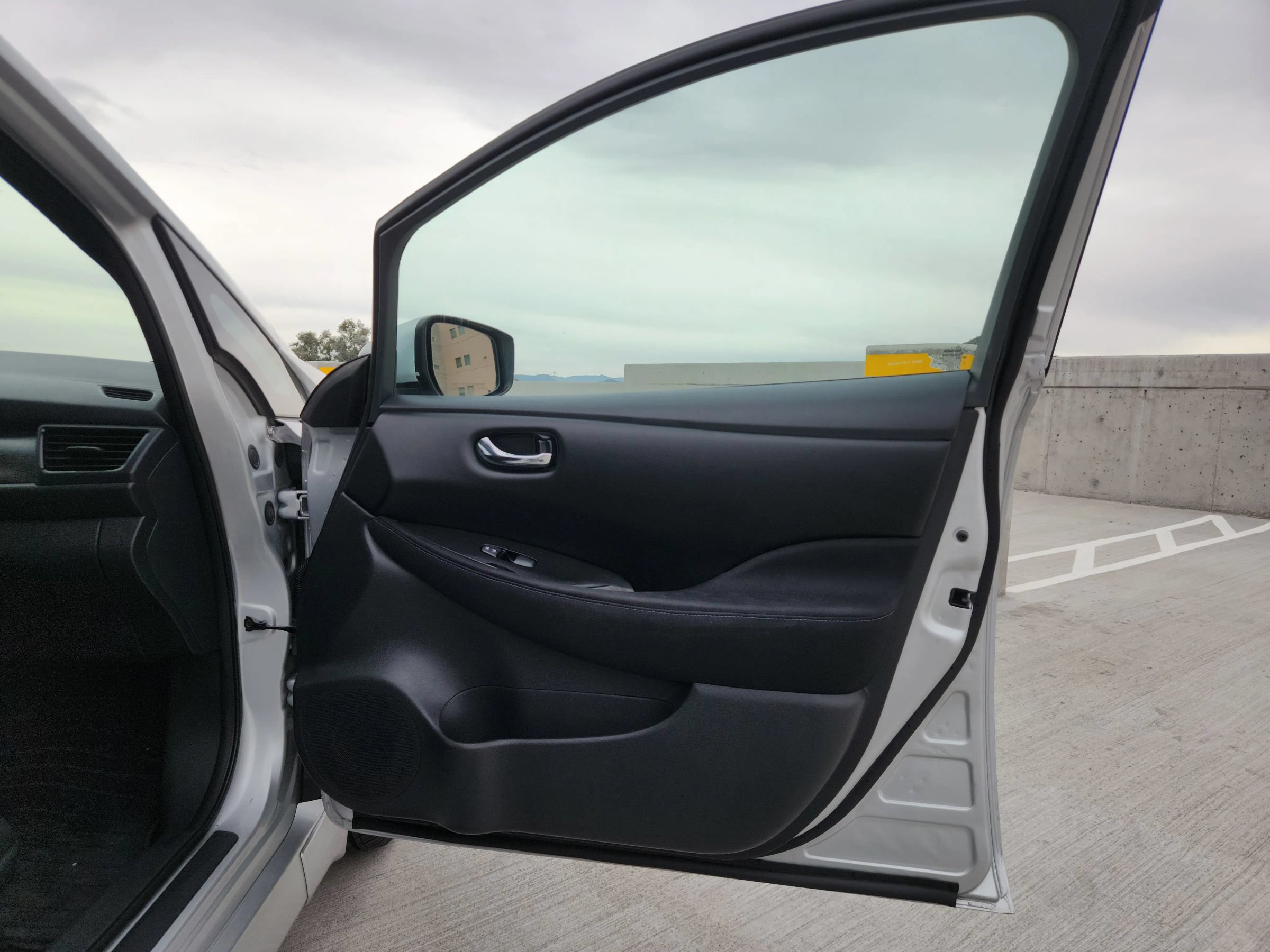 Used 2018 Nissan Leaf SV FWD image 27