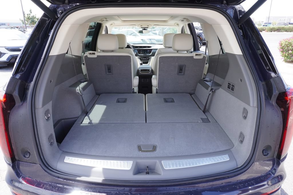 Certified 2025 Cadillac XT6 Premium Luxury FWD image 11
