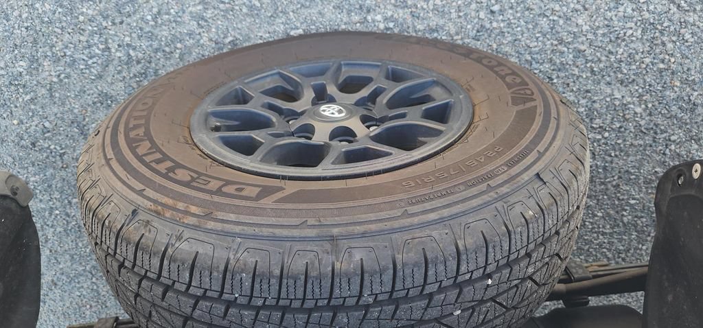 Certified 2019 Toyota Tacoma SR5 AWD/4WD image 16