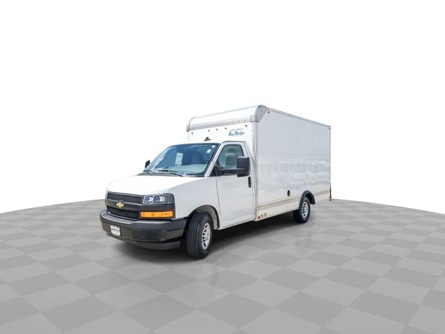 Used 2022 Chevrolet Express 3500 w/ Driver Convenience Package RWD image 4