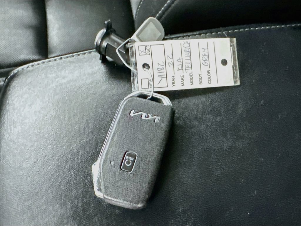 Used 2022 Kia Telluride LX AWD/4WD image 33