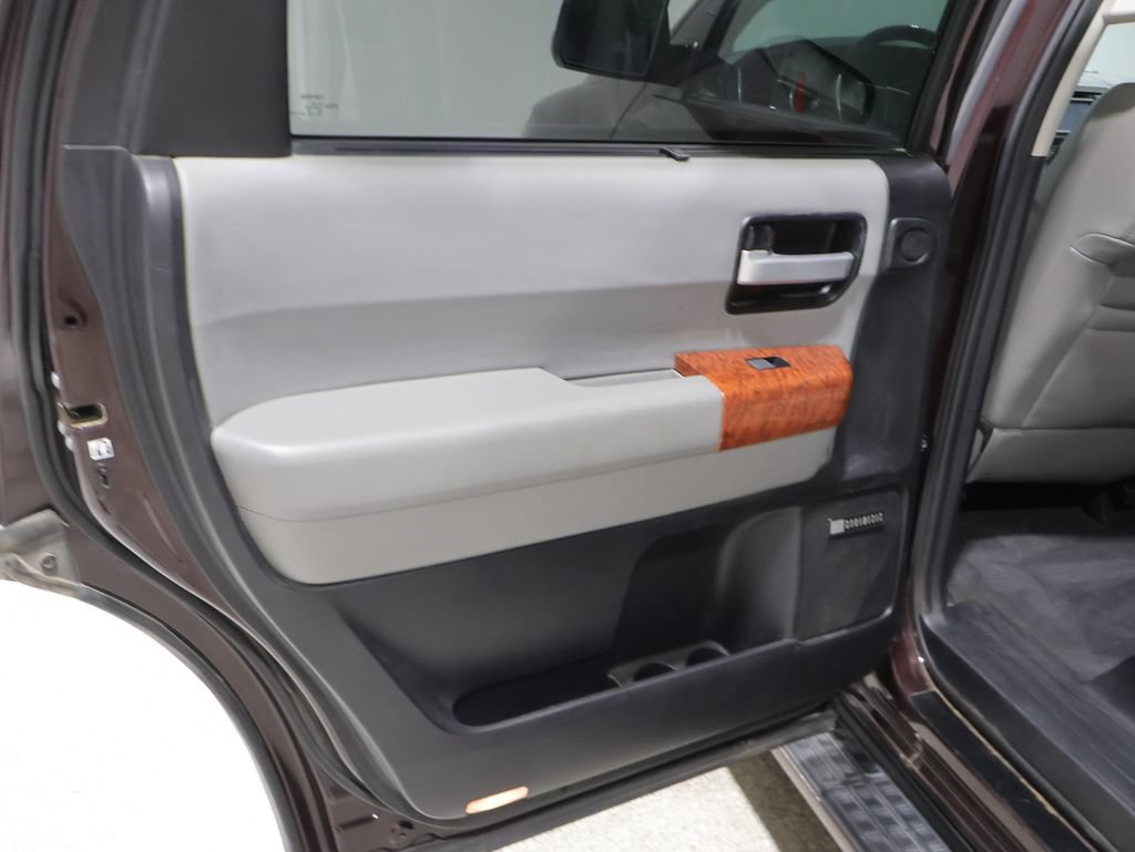 Used 2019 Toyota Sequoia Platinum AWD/4WD image 19