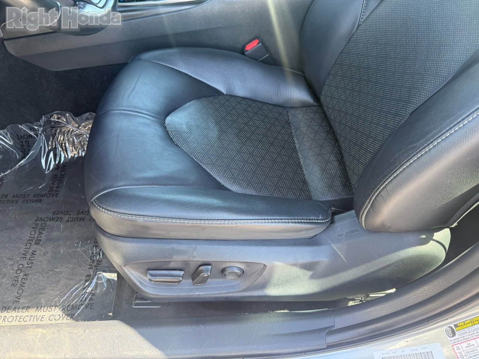 Used 2023 Toyota Camry XSE image 14