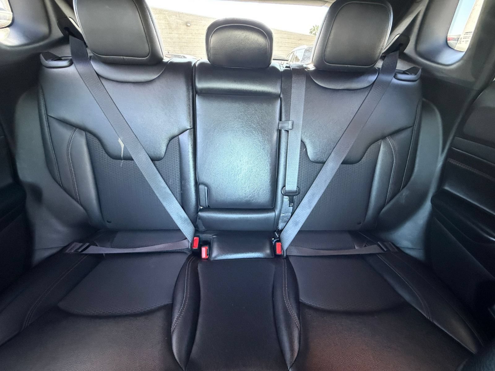 Used 2025 Jeep Compass Trailhawk AWD/4WD image 36