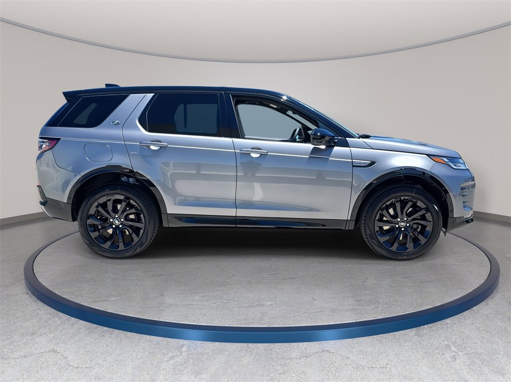 New 2025 Land Rover Discovery Sport Dynamic SE image 4
