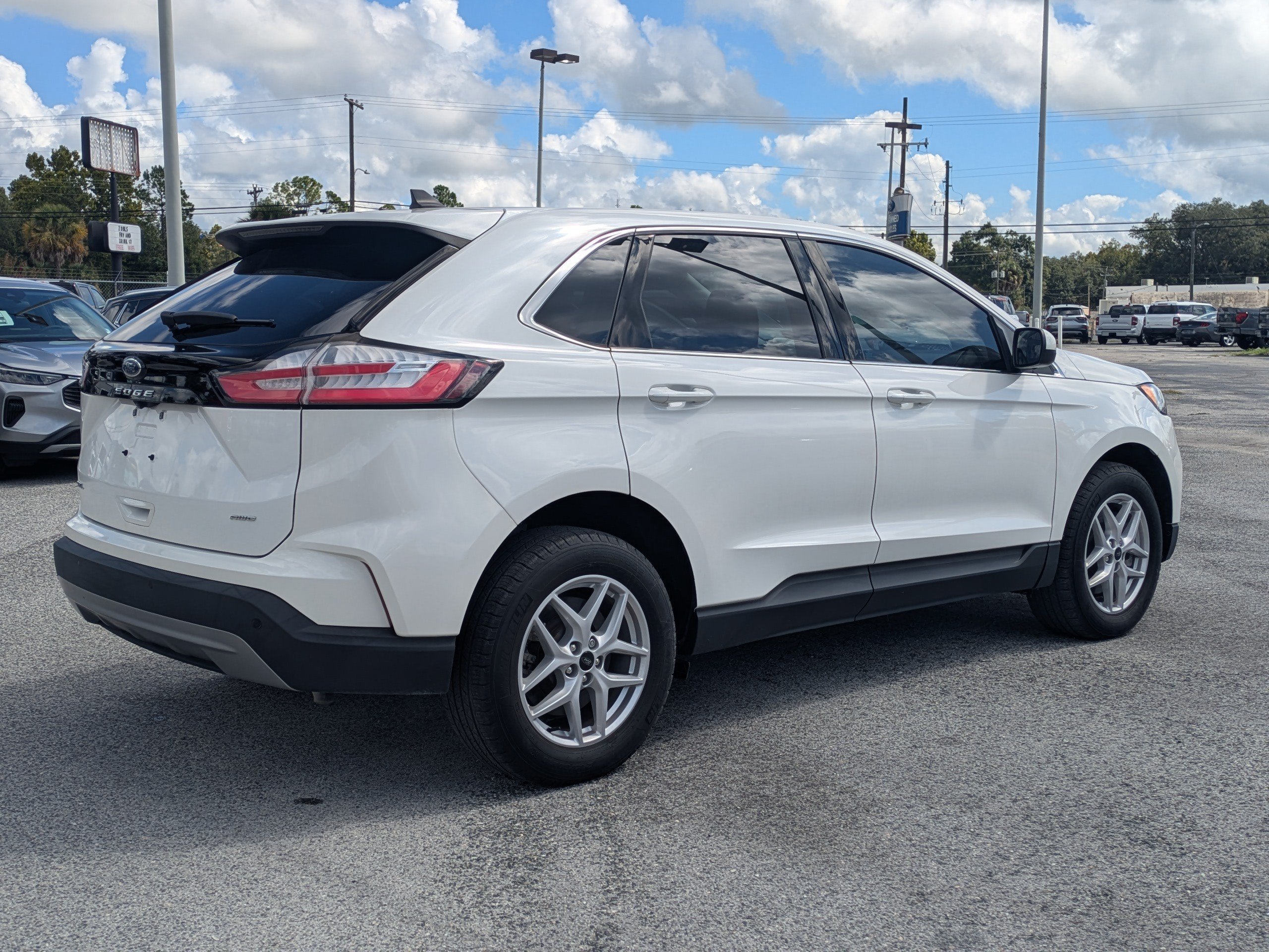 Used 2023 Ford Edge SEL w/ Convenience Package AWD/4WD image 4