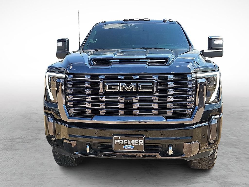 Used 2024 GMC Sierra 2500 Denali Ultimate AWD/4WD image 3