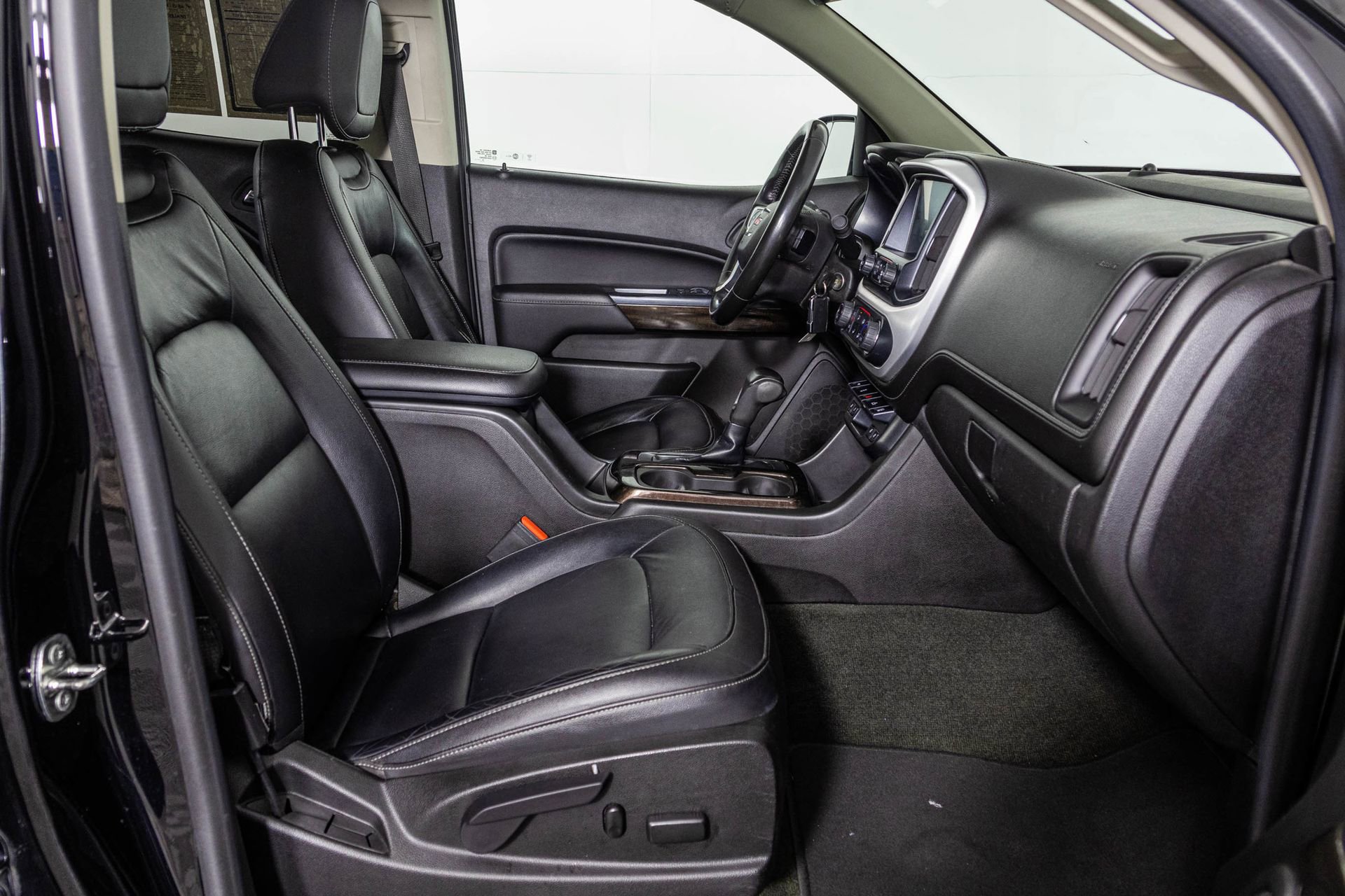 Used 2016 GMC Canyon SLT w/ Driver Alert Package image 45