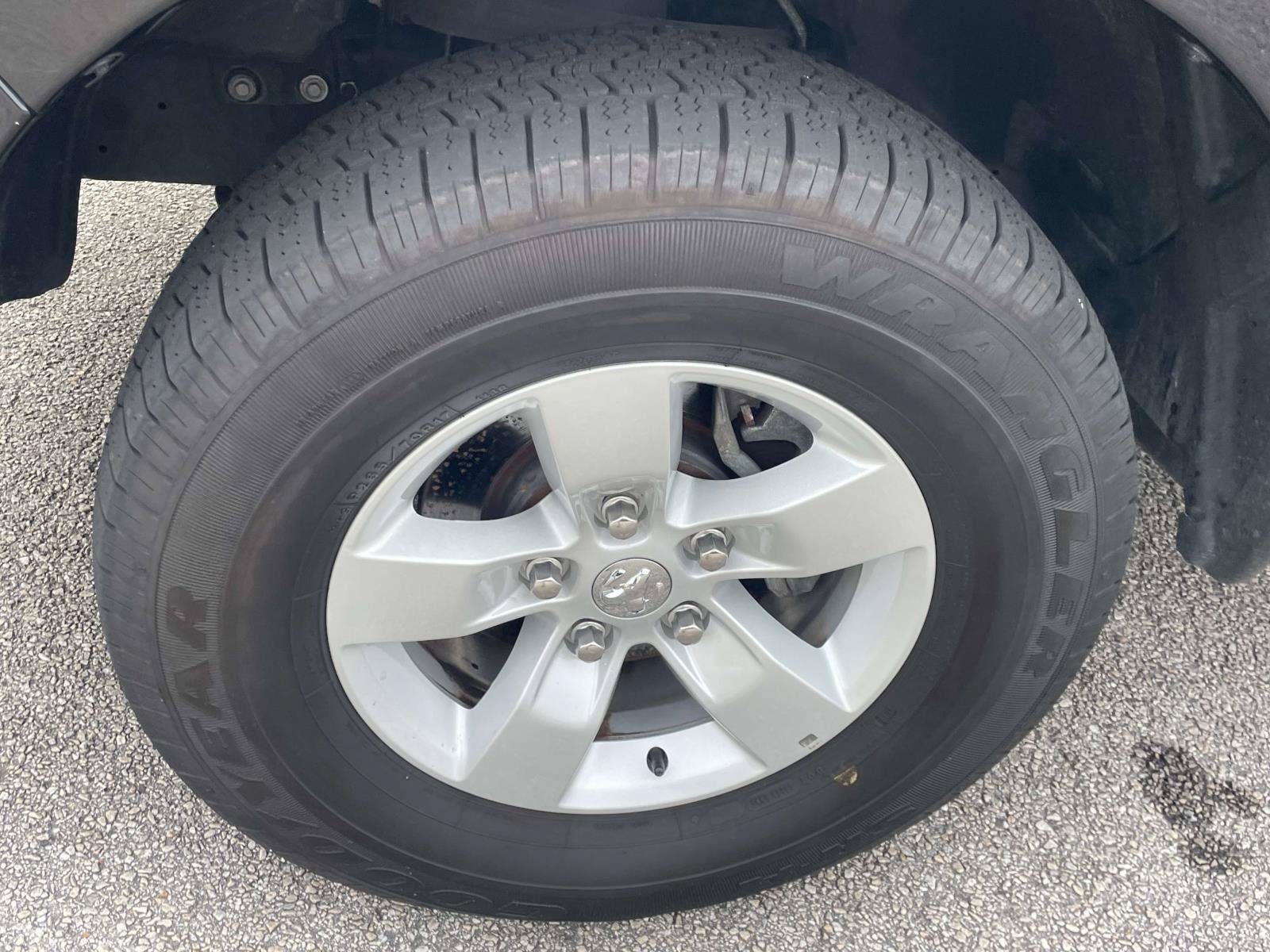 Used 2024 RAM 1500 Classic SLT AWD/4WD image 9