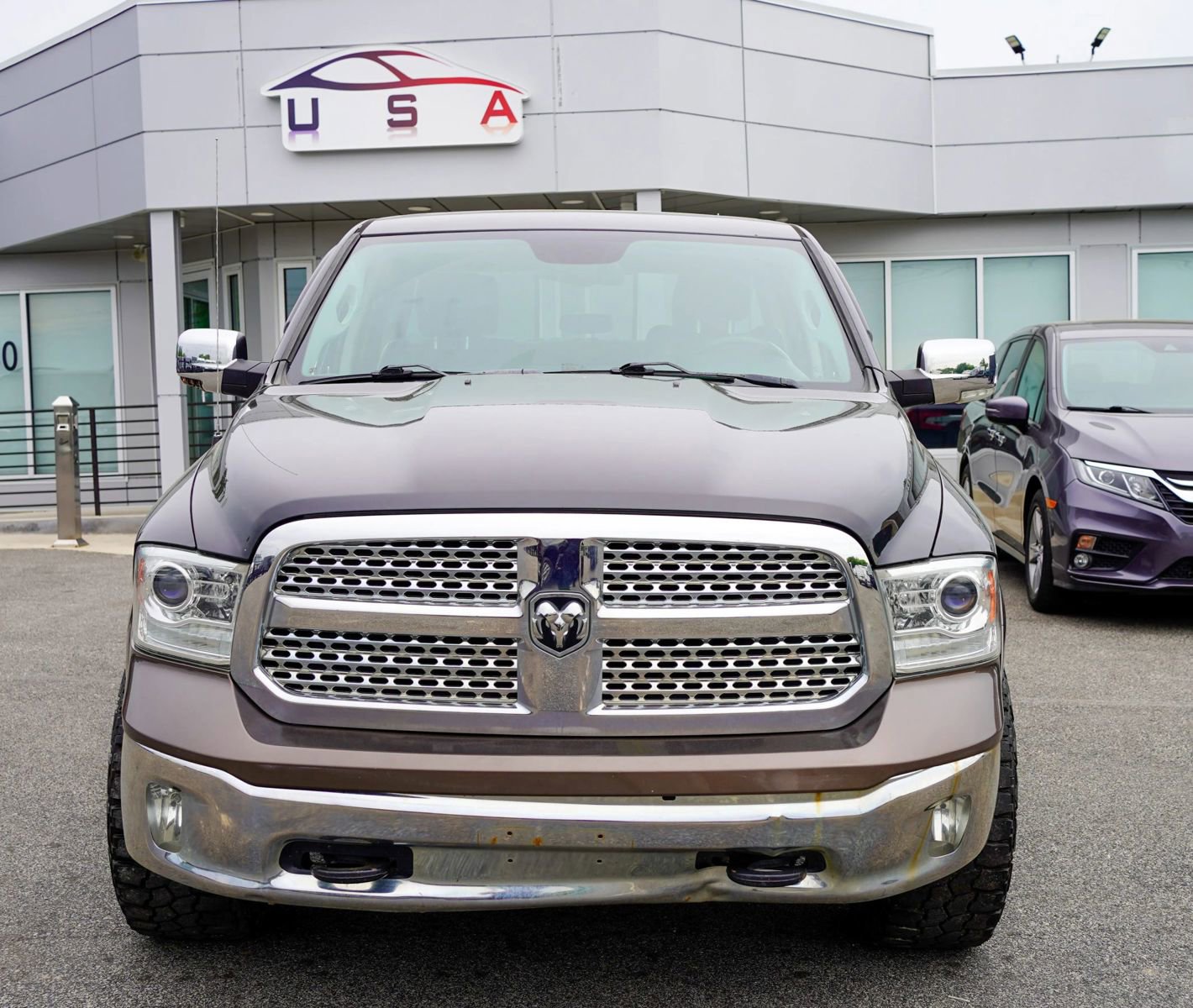 Used 2018 RAM 1500 Laramie w/ Convenience Group AWD/4WD image 9