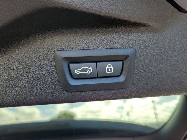 Used 2021 BMW X5 M50i w/ Executive Package image 12