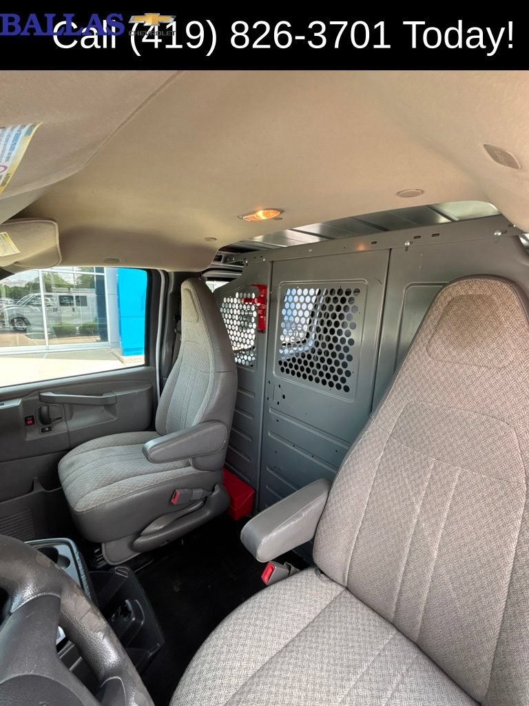Used 2017 GMC Savana 2500 RWD image 14