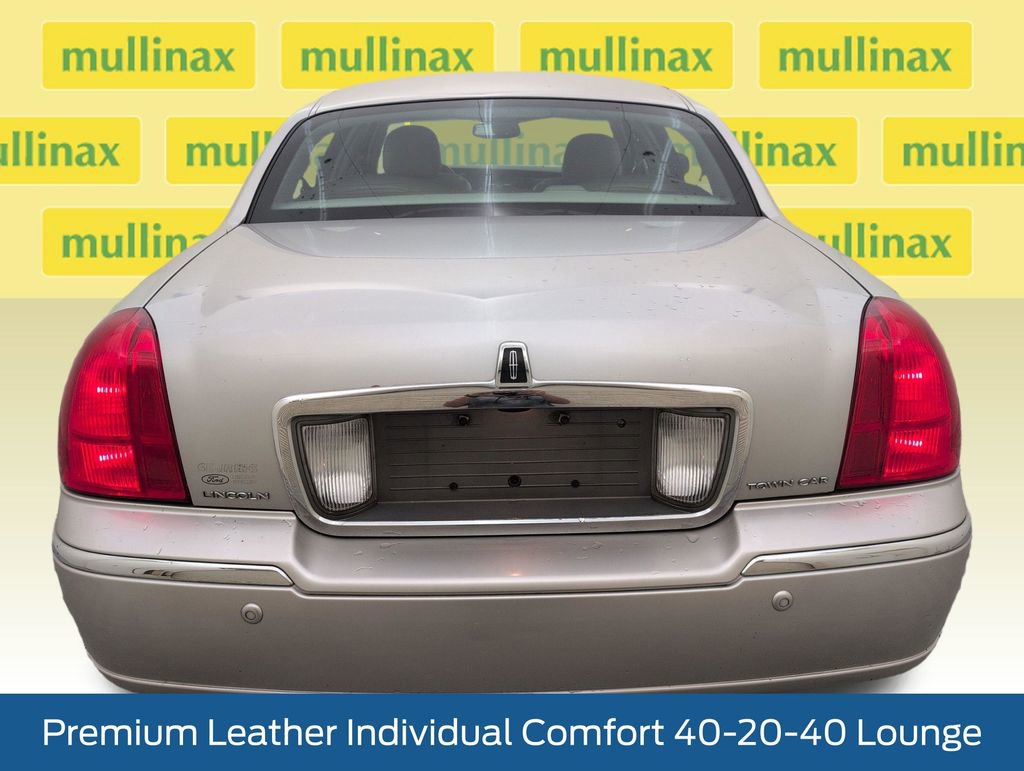 Used 2004 Lincoln Town Car Ultimate image 29