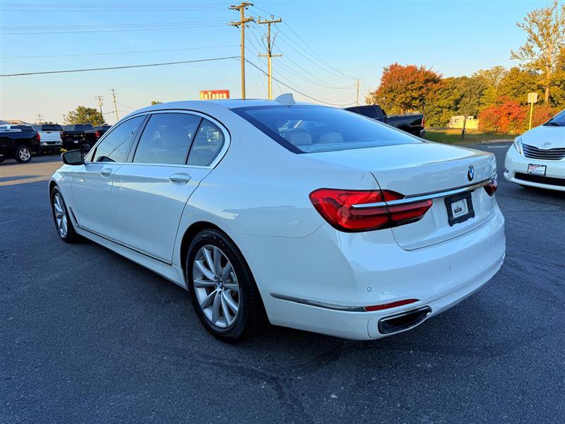 Used 2016 BMW 740i image 7