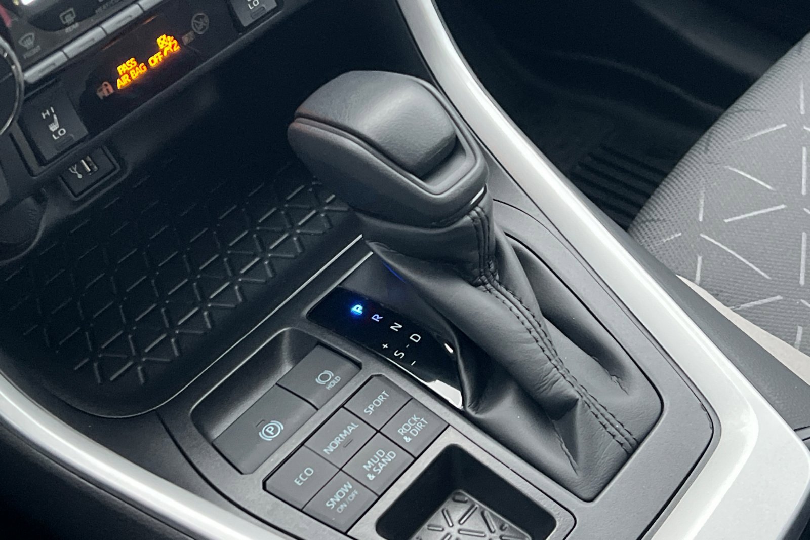 New 2025 Toyota RAV4 XLE w/ Convenience Package image 18