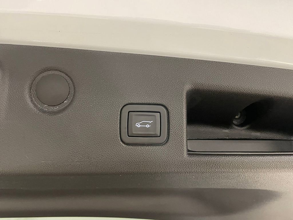 Used 2024 Chevrolet Equinox LT AWD/4WD image 13