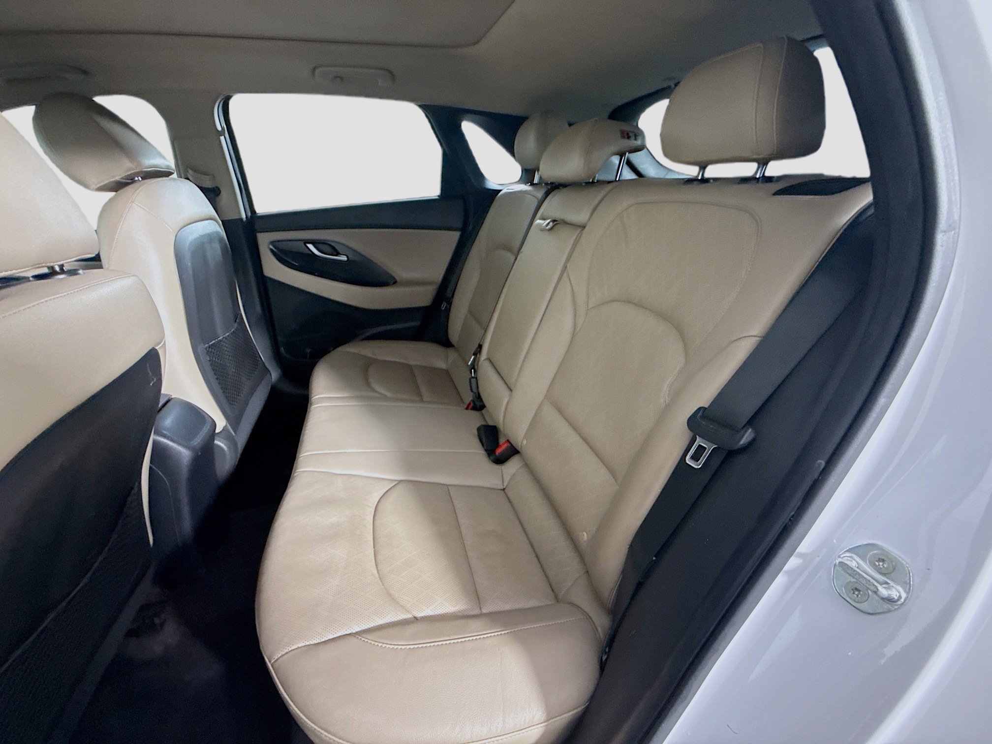 Used 2020 Hyundai Elantra GT w/ Style Package 02 image 25