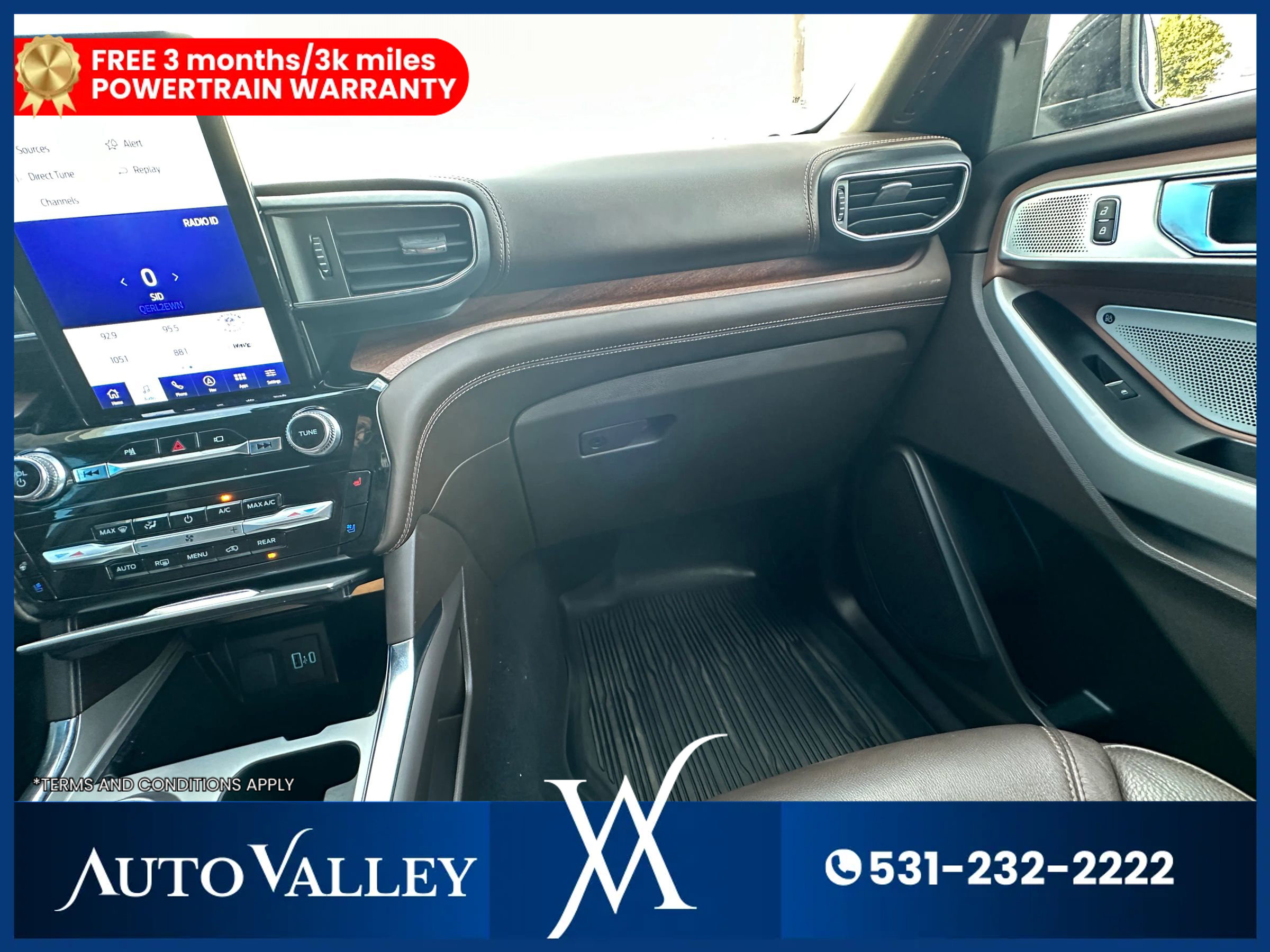 Used 2022 Ford Explorer King Ranch w/ Premium Technology Package image 47