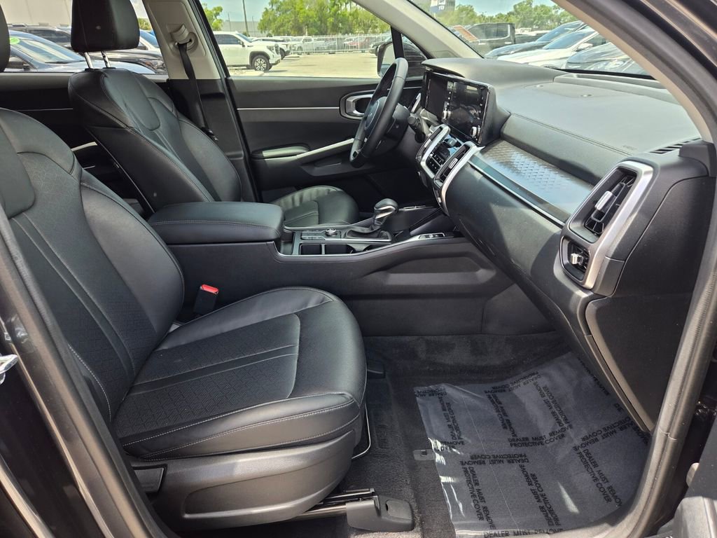 Used 2022 Kia Sorento S w/ Panoramic Sunroof Package FWD image 16