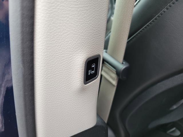Used 2023 Chrysler Pacifica Touring-L image 25