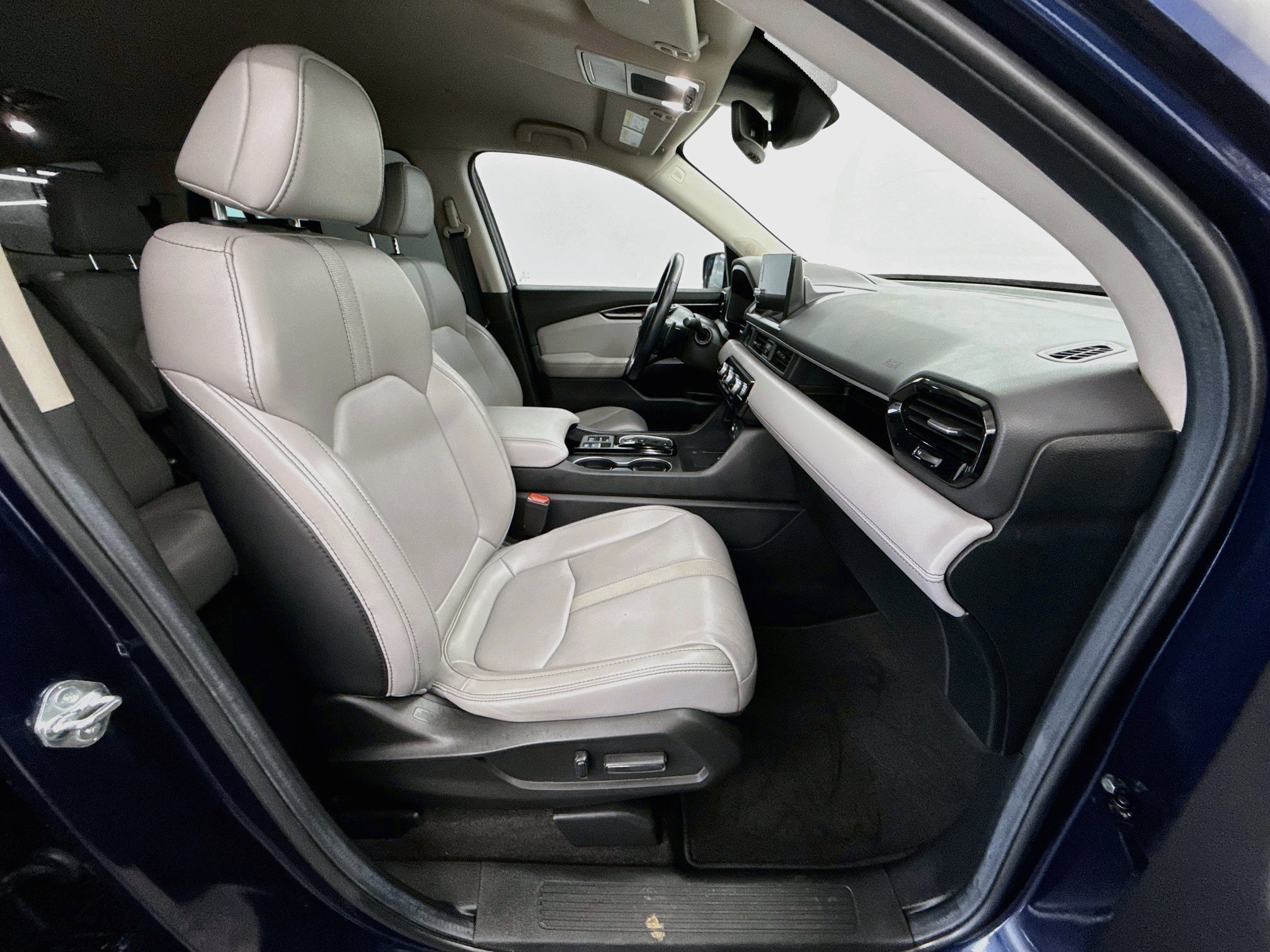 Used 2025 Honda Pilot EX-L image 31