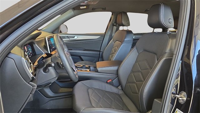 Used 2024 Volkswagen Atlas Cross Sport SE image 11