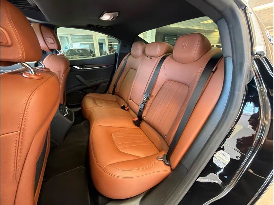 Used 2019 Maserati Ghibli RWD image 31
