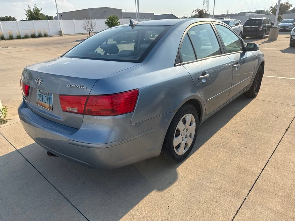 Used 2010 Hyundai Sonata GLS FWD image 2