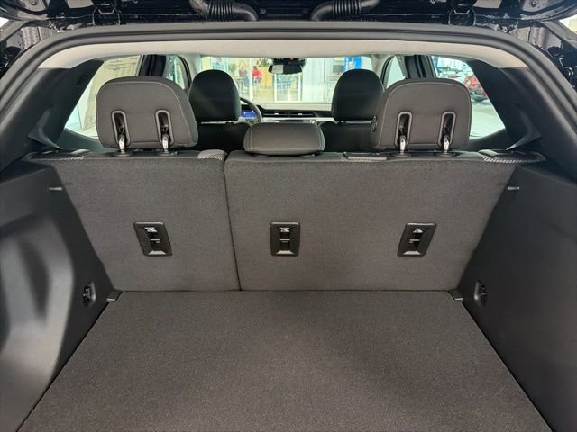 New 2027 Chevrolet Bolt LT w/ Comfort Package FWD image 28