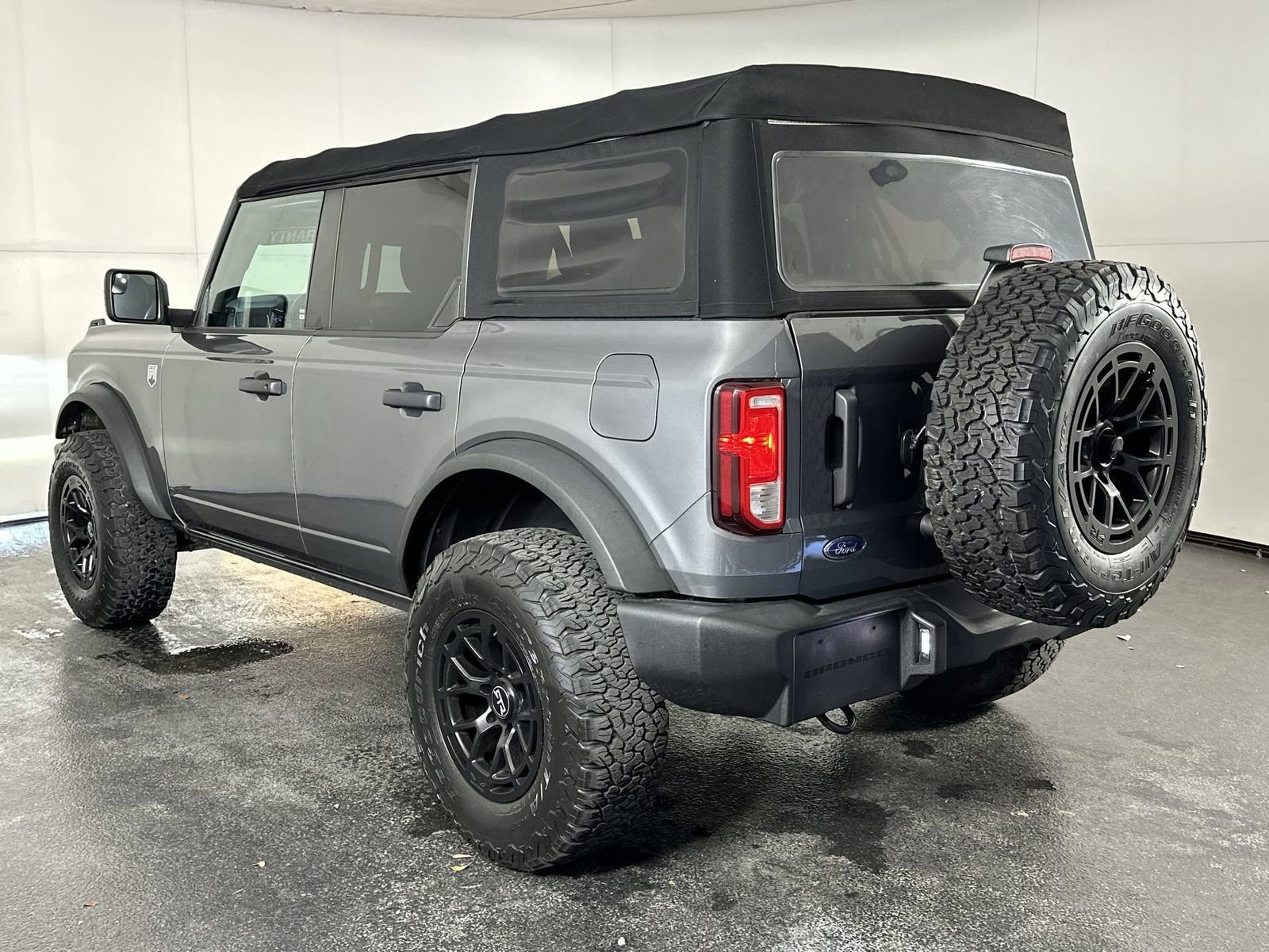 Used 2022 Ford Bronco Big Bend image 9