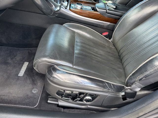 Used 2018 Genesis G90 3.3T Premium RWD image 27