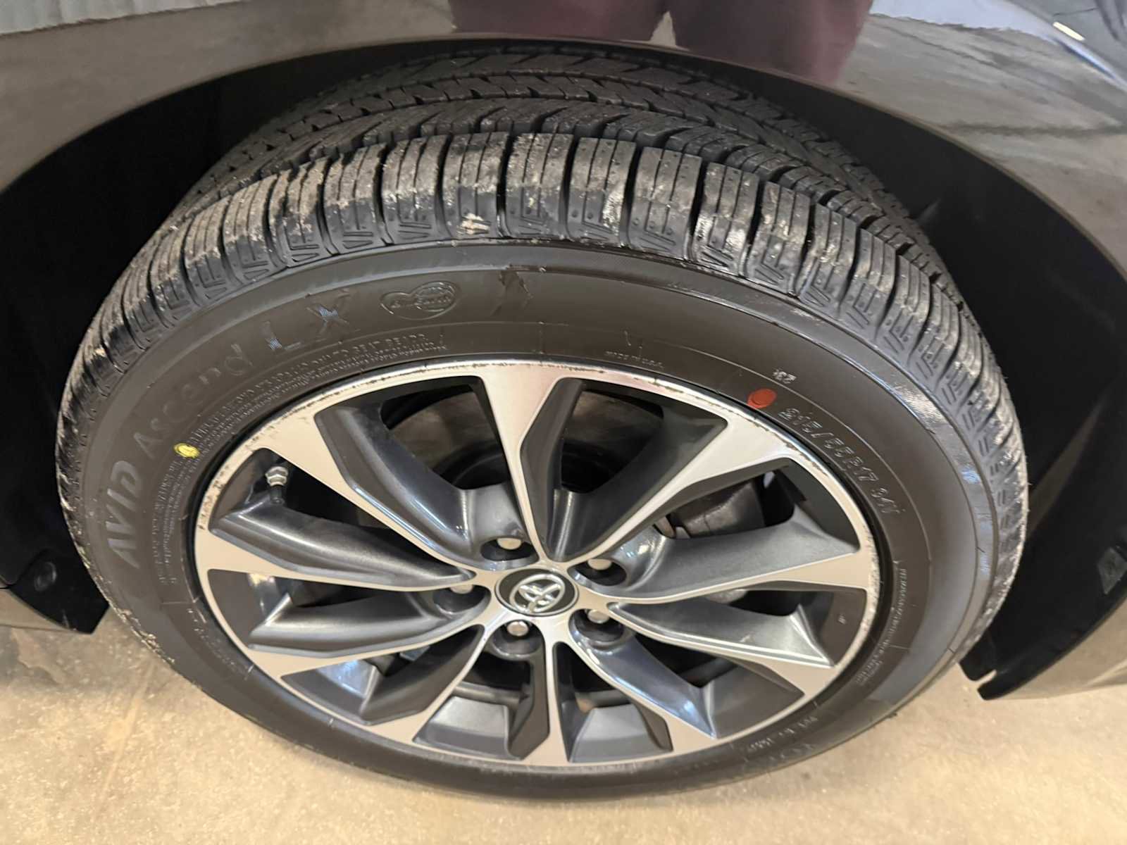 Used 2016 Toyota Avalon XLE Premium image 12