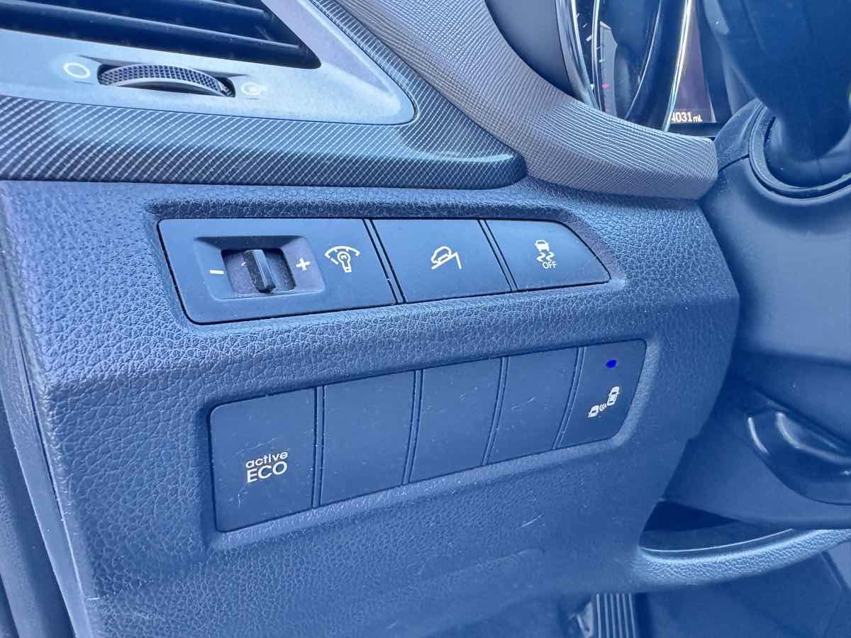 Used 2014 Hyundai Santa Fe Sport 2.0T FWD image 37