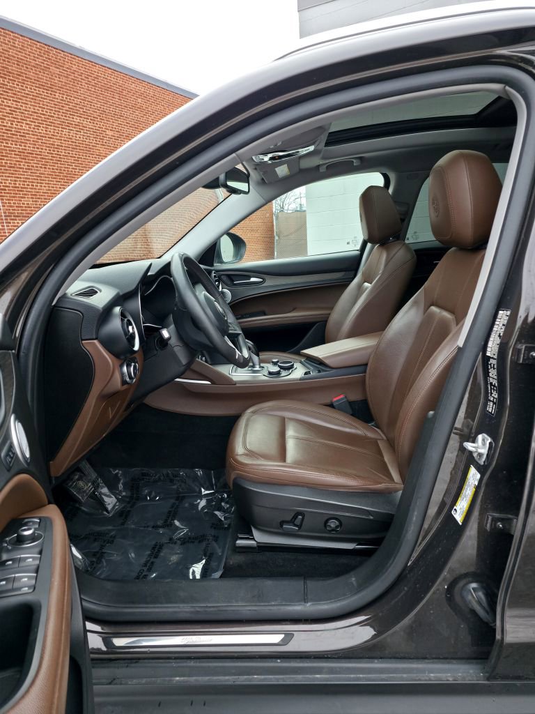 Used 2018 Alfa Romeo Stelvio Ti image 11