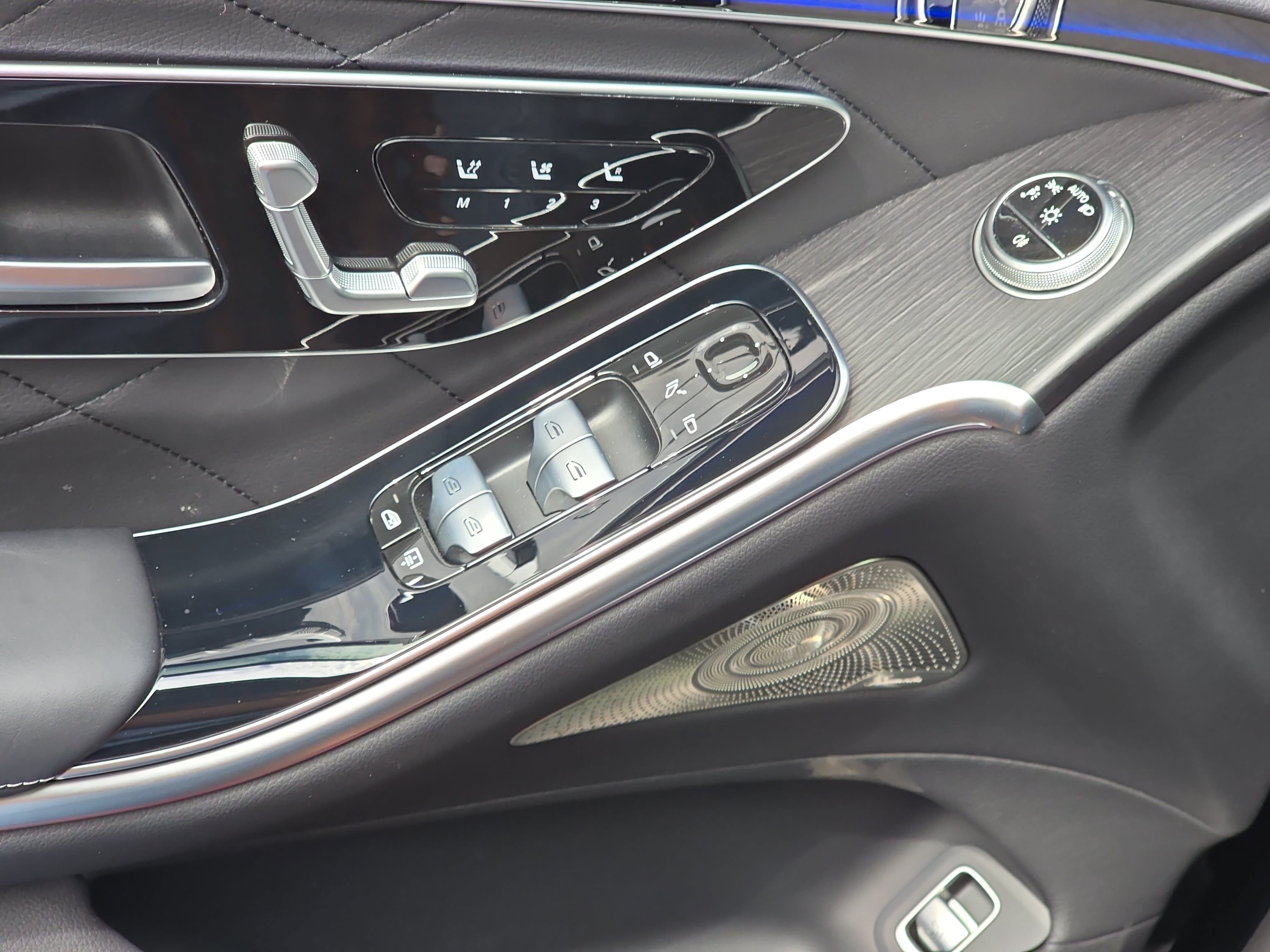 Used 2025 Mercedes-Benz S 580e 4MATIC Sedan image 27