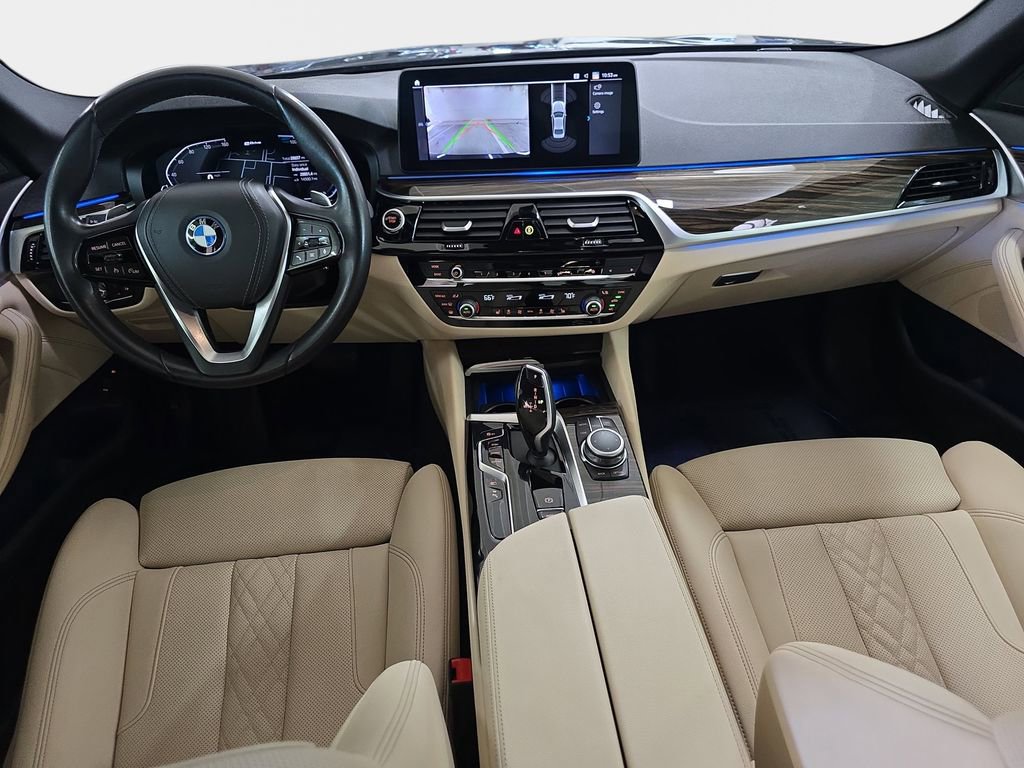 Certified 2022 BMW 530e w/ Convenience Package image 11
