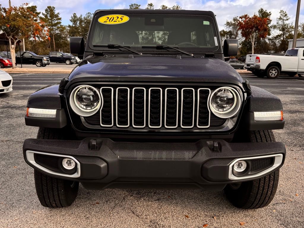 Used 2025 Jeep Wrangler Sahara image 2
