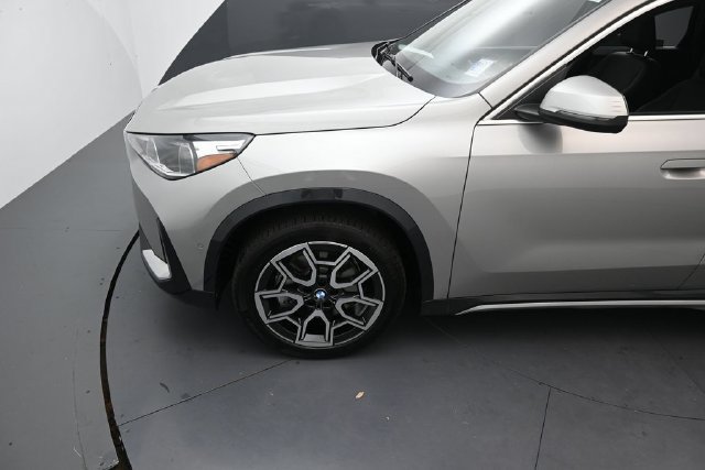 Used 2025 BMW X1 xDrive28i w/ Convenience Package AWD/4WD image 9