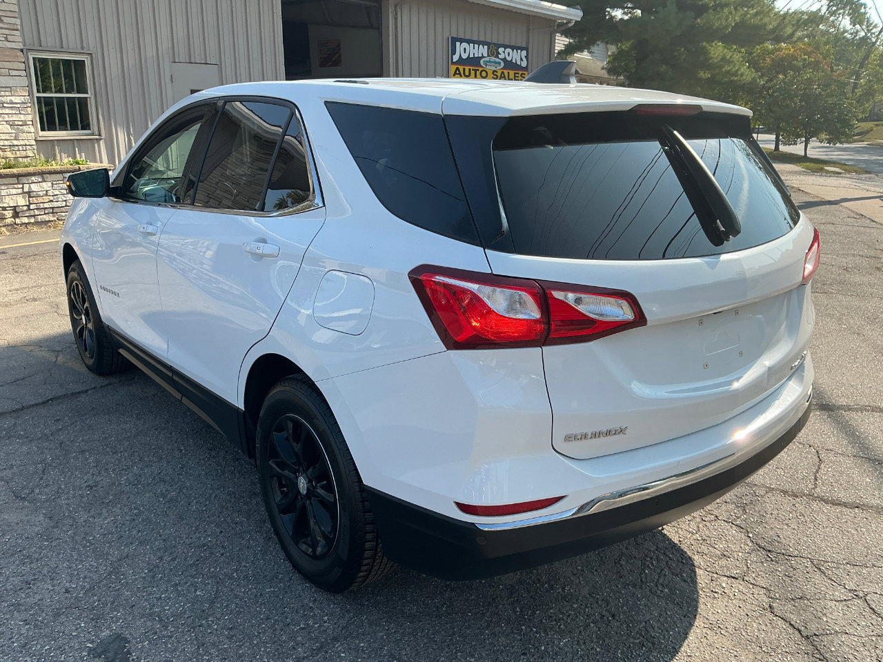 Used 2019 Chevrolet Equinox LT w/ Driver Convenience Package image 5
