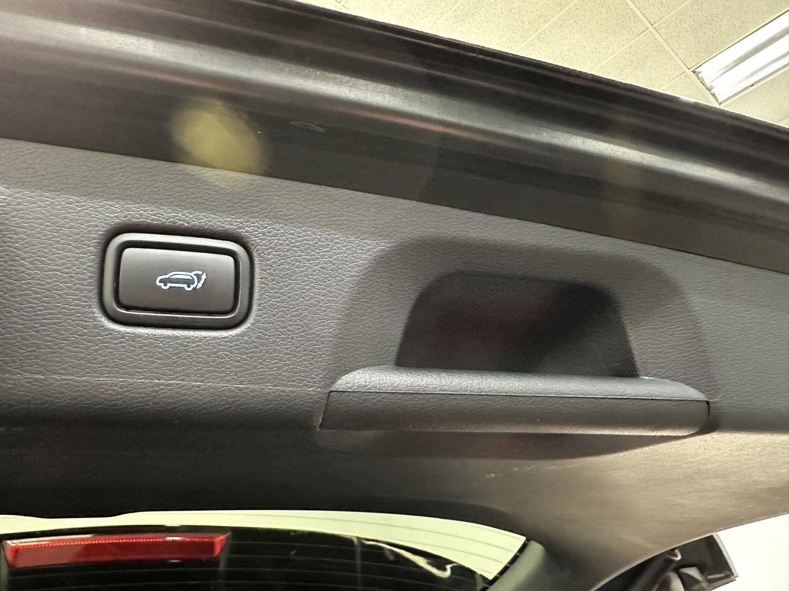 Used 2023 Hyundai Palisade Limited image 35