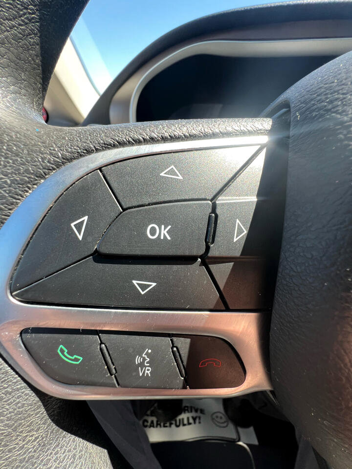 Used 2017 Chrysler Pacifica Touring w/ Tire & Wheel Group image 16