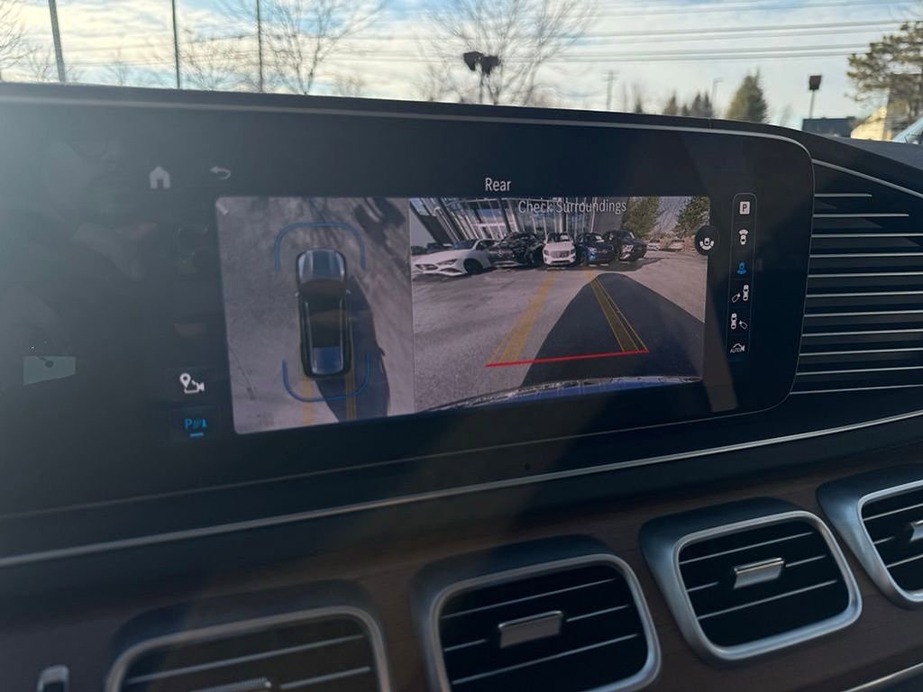 Used 2024 Mercedes-Benz GLS 450 4MATIC image 20