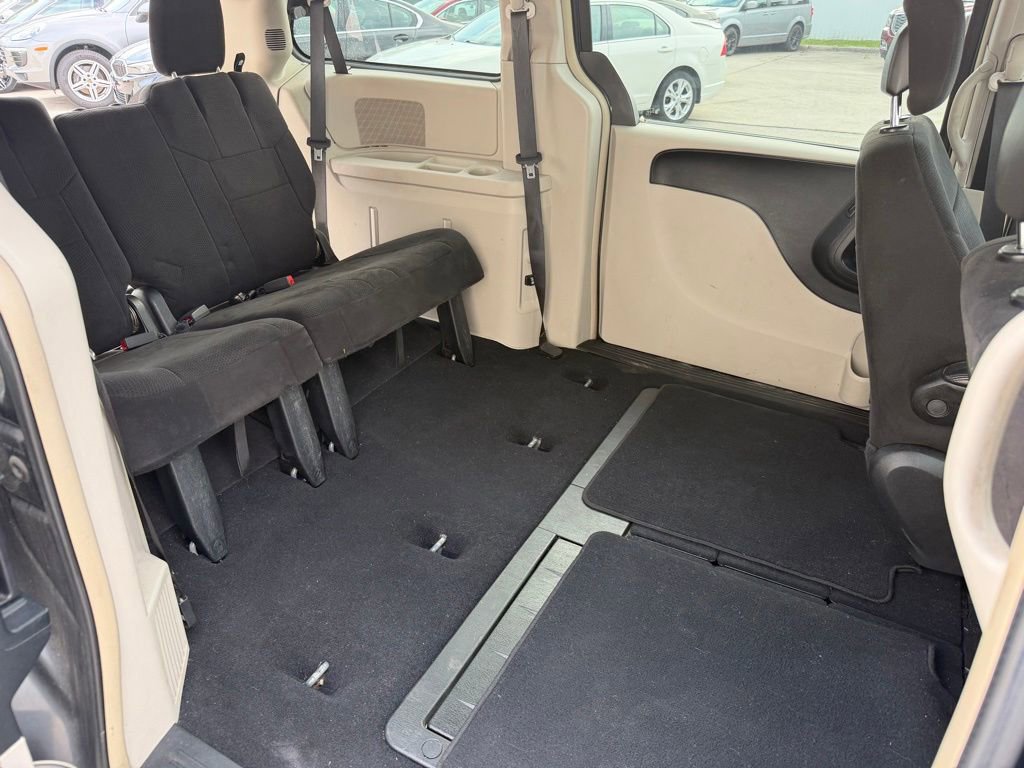 Used 2012 Dodge Grand Caravan Crew FWD image 24