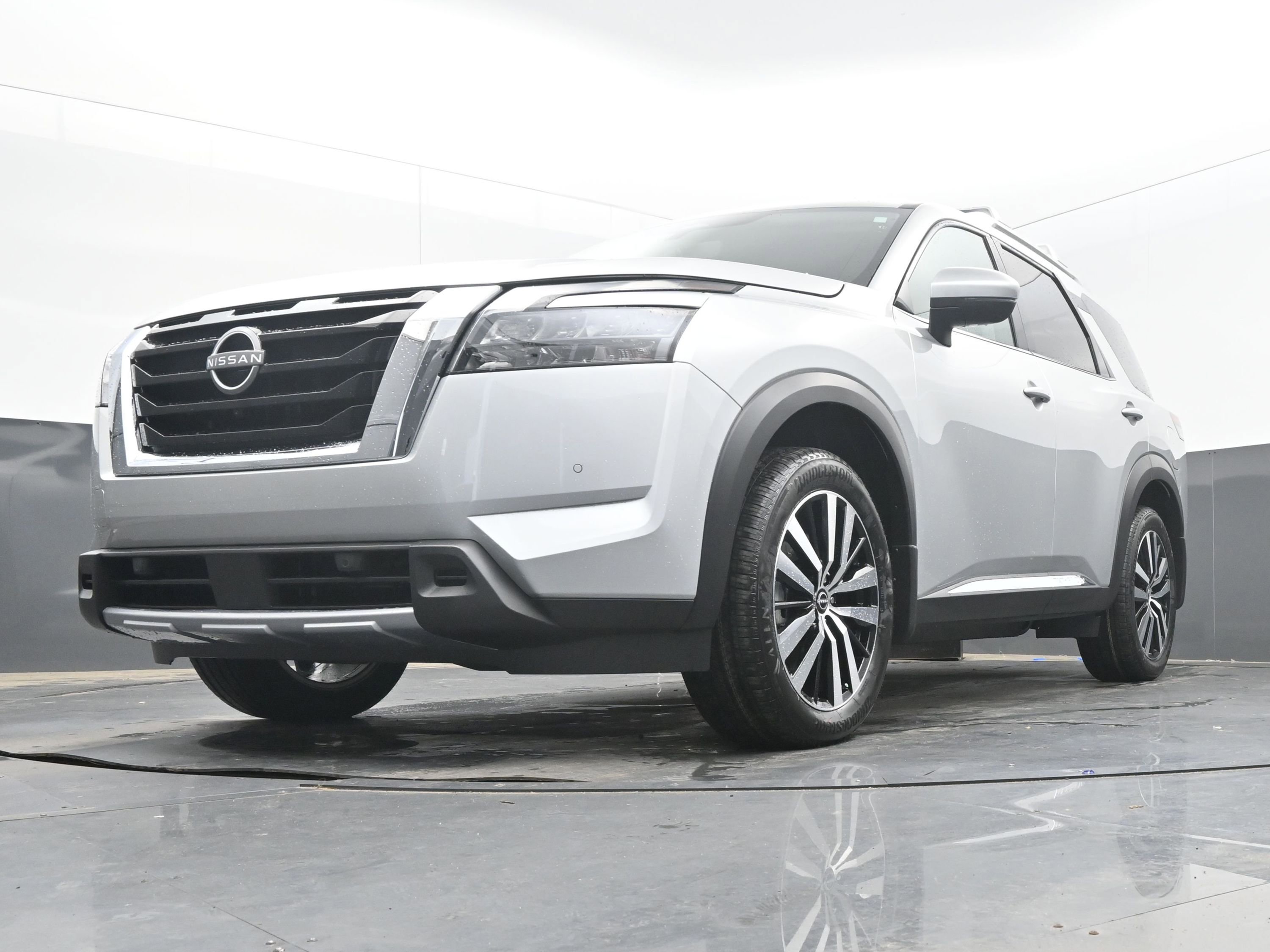 New 2025 Nissan Pathfinder Platinum w/ Cargo Package image 26
