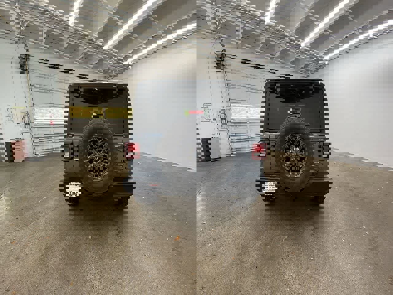 Used 2024 Jeep Wrangler Sport S image 5