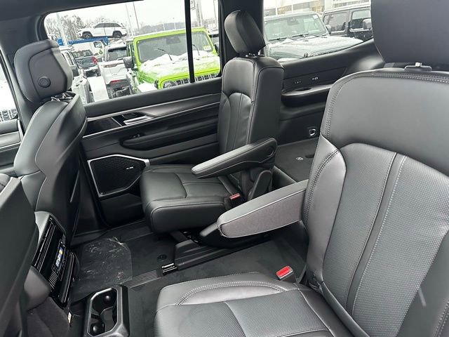 New 2026 Jeep Grand Wagoneer 4WD image 31