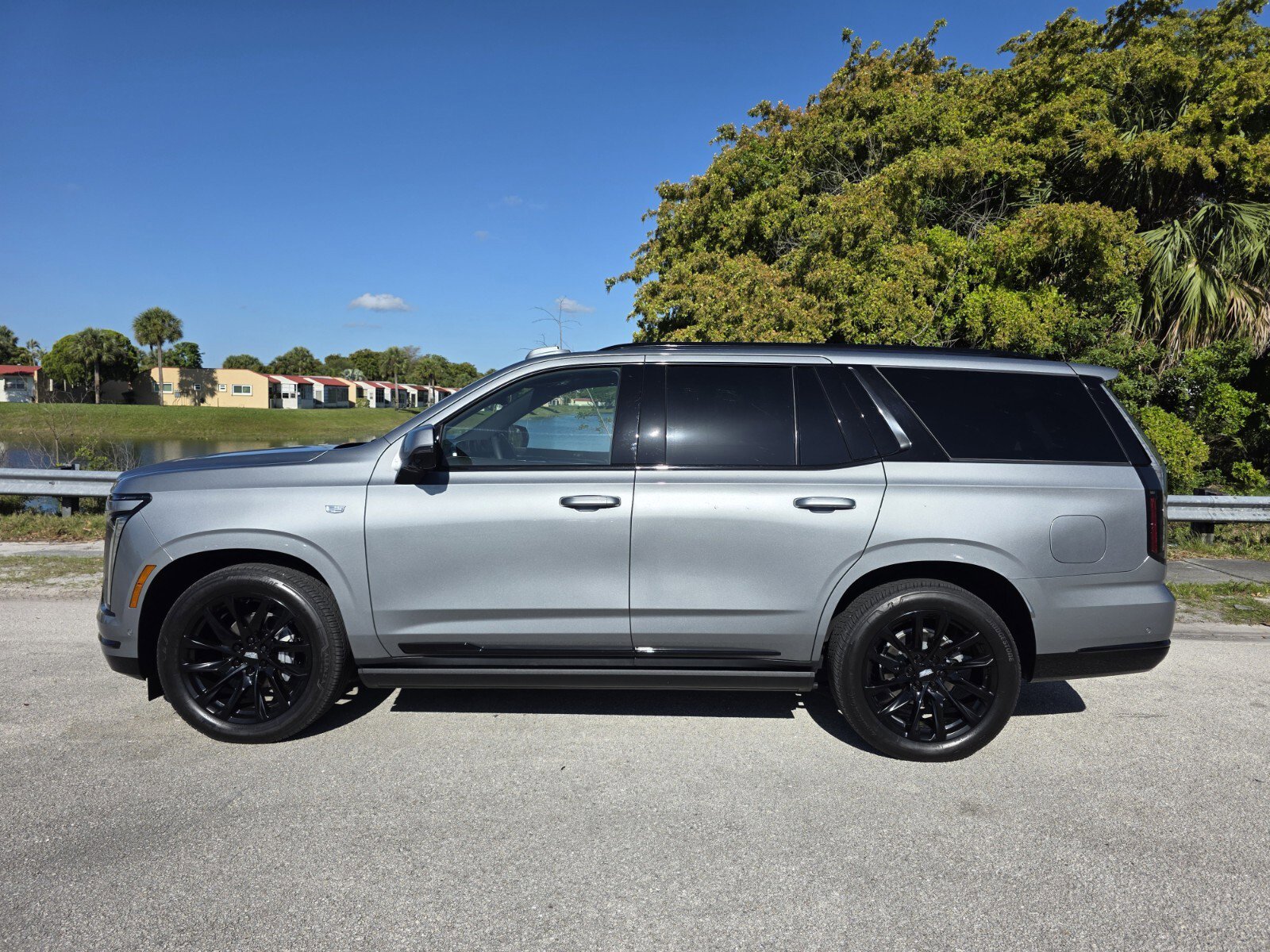 Used 2025 Cadillac Escalade Sport w/ Touring Package AWD/4WD image 7