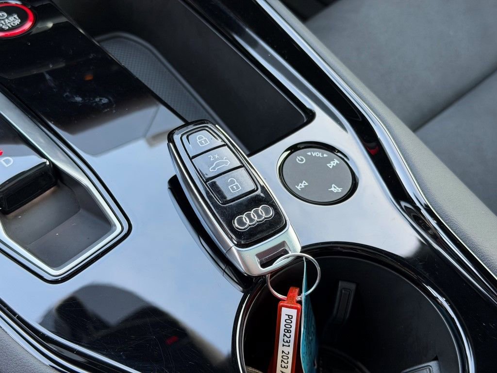 Certified 2023 Audi e-tron GT Premium Plus image 34