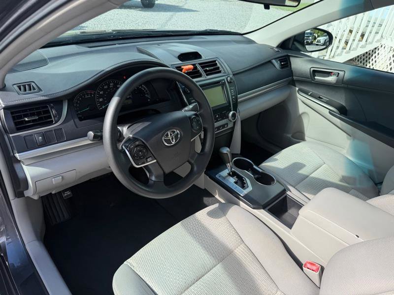 Used 2014 Toyota Camry FWD image 13