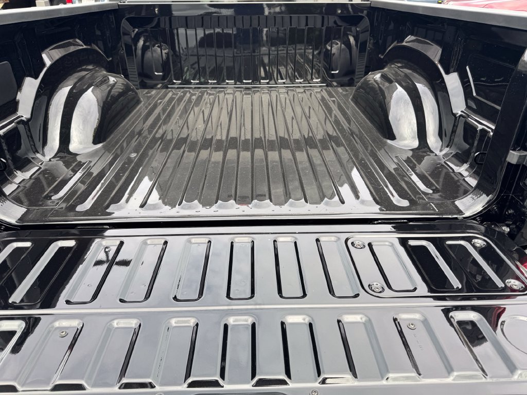 New 2027 RAM 1500 Laramie AWD/4WD image 7
